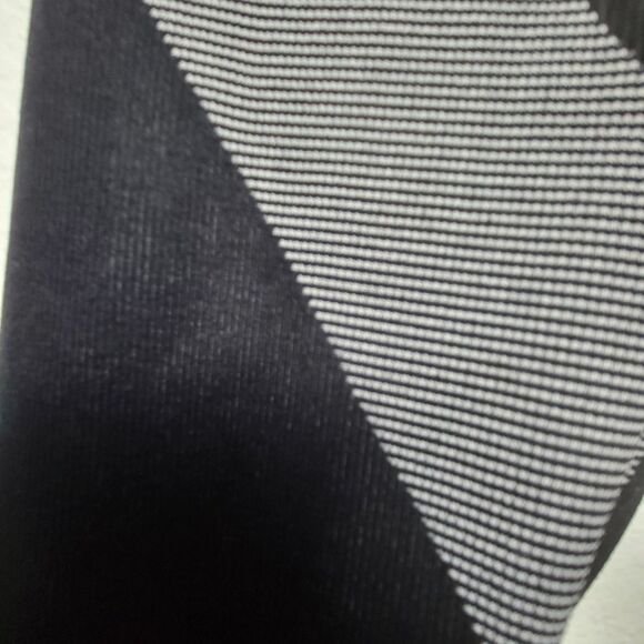 Fabletics Black And White Heavy Compression Stretch Leggings Size XS - Picture 9 of 11